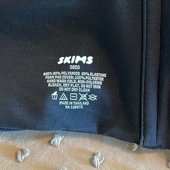 Skims NWT Fits Everybody Strapless Bra in Onyx 38DD - Picture 8 of 8